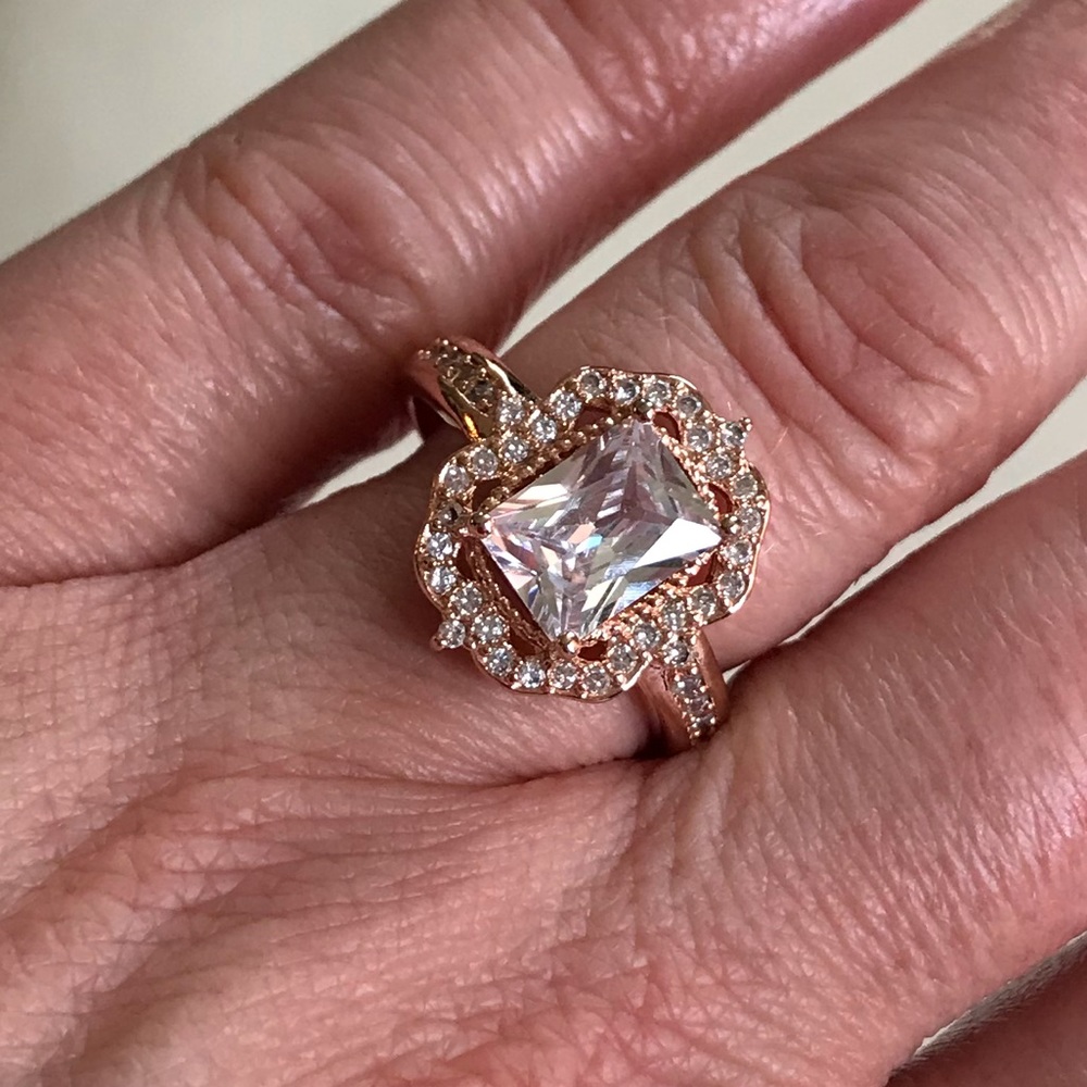 Rectangle cut vintage inspired rose gold ring. - Picture 2 of 5